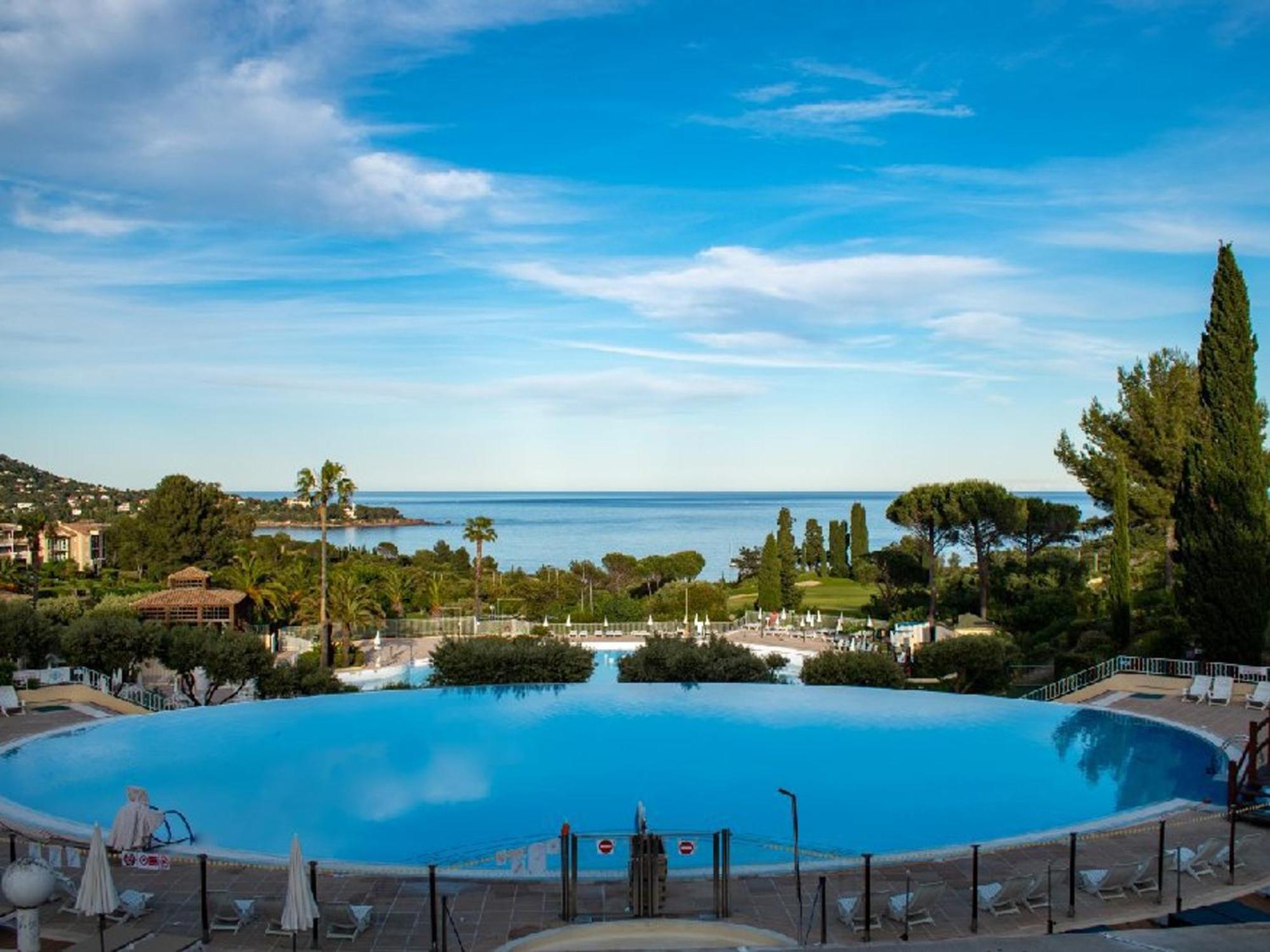 2 Pieces Pour 4 Avec Piscine, Parking Et Climatisation - Fr-1-504-682 Apartment Saint-Raphael (Var)
